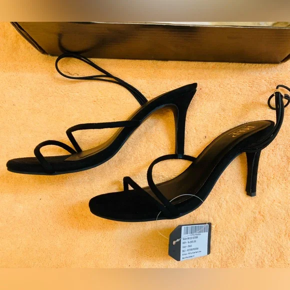 RSVP by Nykaa Fashion
Black Make A Move Stilettos - Picture 7 of 10